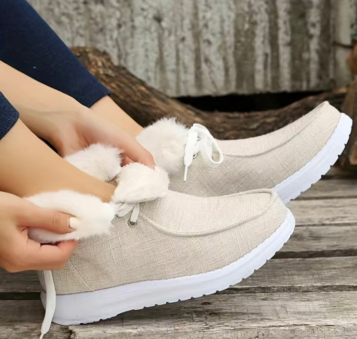 Fluffy canvas shoes