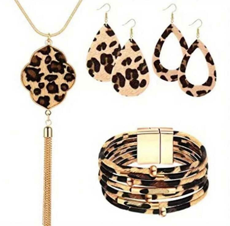 Gold Cheetah Jewelry Set