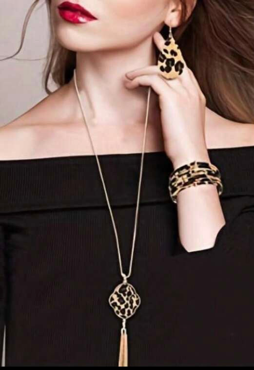 Gold Cheetah Jewelry Set