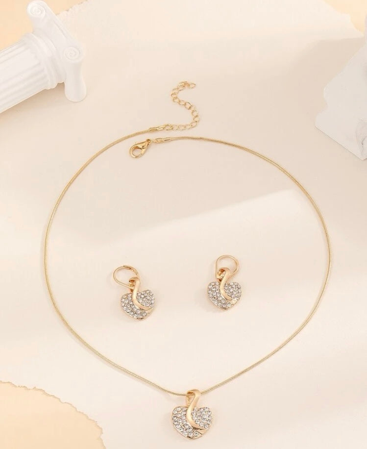 Gold Diamond Heart Necklace Set